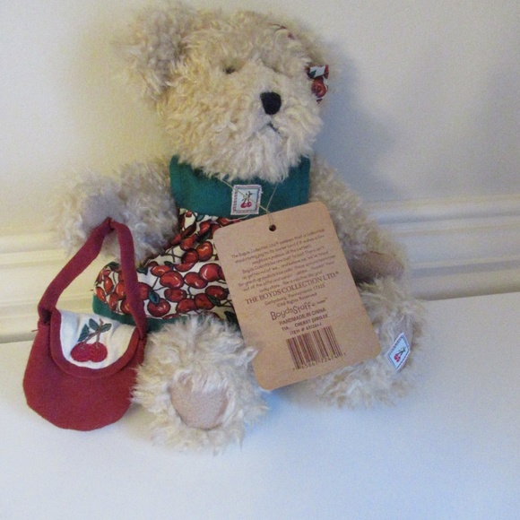 "Tia...Cherry Jubilee" #65126-1 Boyds Bear Collection - Picture 2 of 7